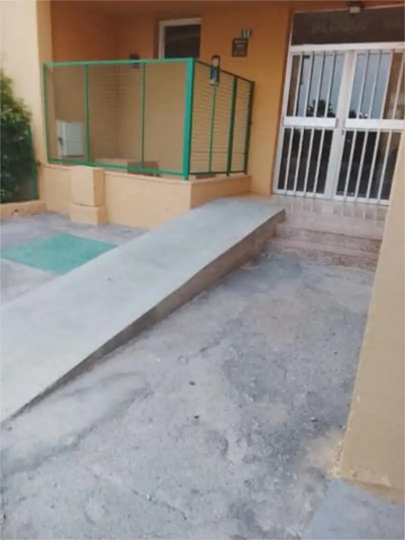 Pis en venda a San Fernando Vista exterior de Pis en venda en San Bartolomé de Tirajana amb Jardí privat, Terrassa i Moblat