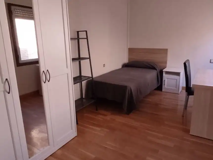 Piso de alquiler en Calle Albia de Castro, 10, Residencia Habitación de Piso de alquiler en Logroño con Calefacción, Parquet y Amueblado