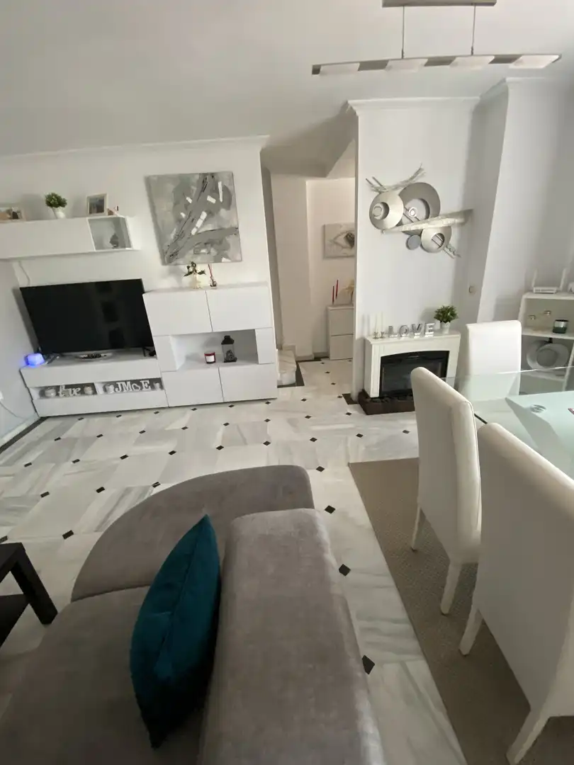 Sala d'estar de Casa o xalet en venda en Pizarra amb Aire condicionat i Terrassa