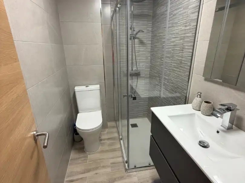 Flat for rent in Calle Evaristo Lavin, Marina de Cudeyo Bathroom of Flat for rent in Marina de Cudeyo with Furnished