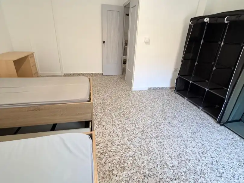 Habitación en Carrer del Cavall Bernat, 11, Oliva pueblo Casa adosada para compartir en Oliva con Terraza y Amueblado