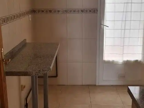 Casa adosada de lloguer a Calle Zafiro, 13, La Paz - Las Américas Cuina de Casa adosada de lloguer en Linares amb Aire condicionat, Calefacció i Terrassa