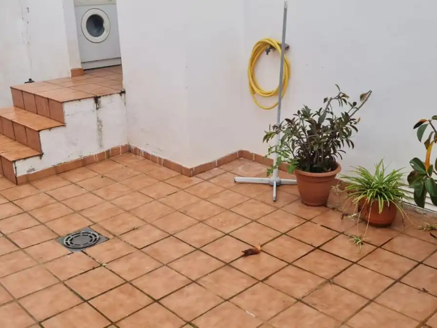 Casa adosada de lloguer a Calle Zafiro, 13, La Paz - Las Américas Terrassa de Casa adosada de lloguer en Linares amb Aire condicionat, Calefacció i Terrassa