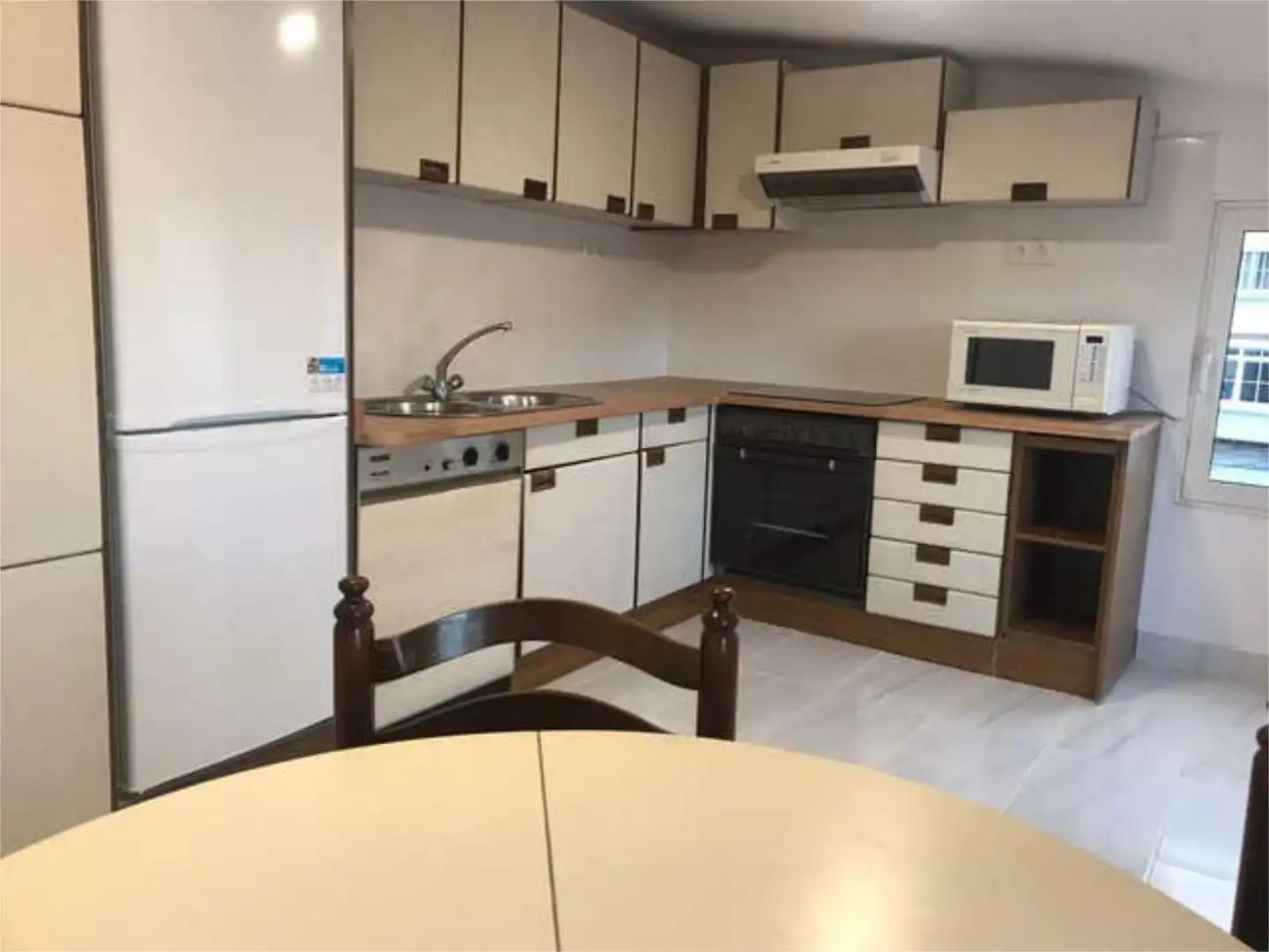 Piso de alquiler en Betanzos Cocina de Piso de alquiler en Betanzos con Terraza