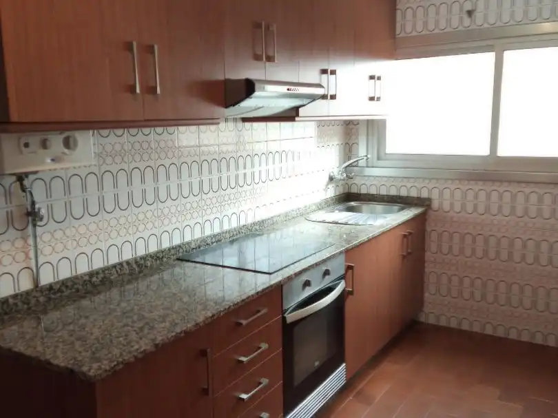Piso de alquiler en Rúa Arquitecto Rey Pedreira, 2, Riazor - Visma Cocina de Piso de alquiler en A Coruña Capital con Parquet y Amueblado