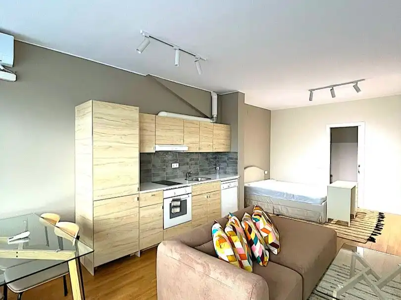 Flat for rent in Carrer D'espinoi, 16, El Putget i el Farró Kitchen of Flat for rent in Barcelona Capital with Air Conditioner