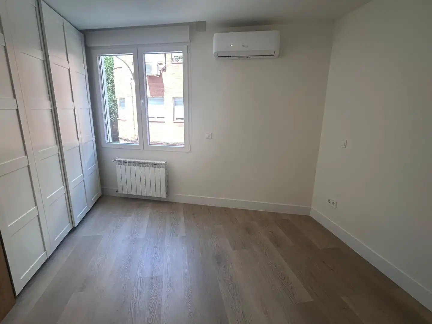 Flat for sale in Calle del Delfín, 1, Almenara -Ventilla Bedroom of Flat for sale in Madrid with Air Conditioner, Heating and Parquet flooring
