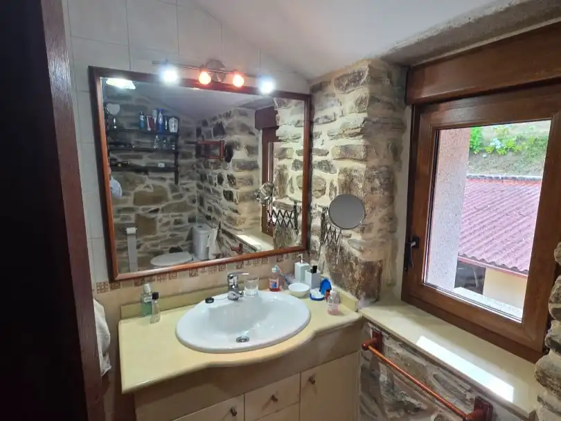 Casa o chalet en venta en DP-1406, 8, Cabana de Bergantiños Baño de Casa o chalet en venta en Cabana de Bergantiños con Calefacción, Jardín privado y Parquet