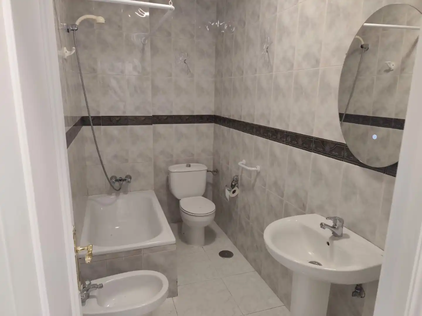 Wohnung zur Miete in Calle Quevedo, 14, Yunquera de Henares Badezimmer von Wohnung zur Miete in Yunquera de Henares mit Terrasse