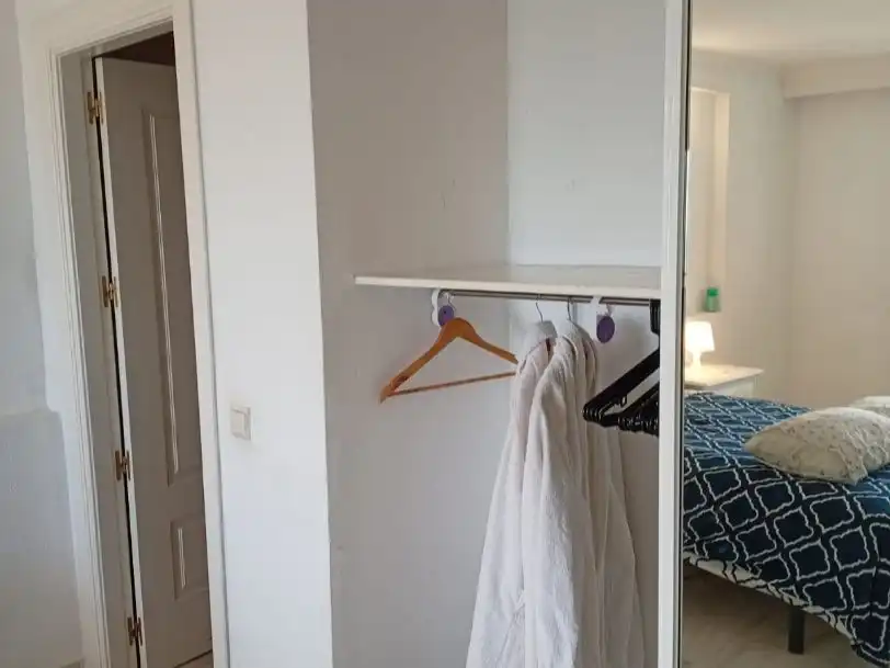 Flat for rent in Calle el Coloso, 1, Torrequebrada Bedroom of Flat for rent in Benalmádena with Air Conditioner, Terrace and Swimming Pool