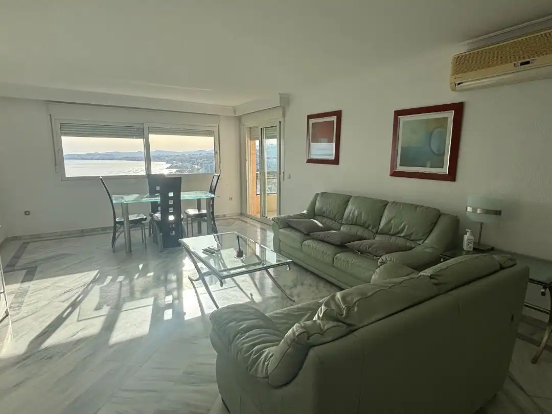 Flat for rent in Calle el Coloso, 1, Torrequebrada Living room of Flat for rent in Benalmádena with Air Conditioner, Terrace and Swimming Pool