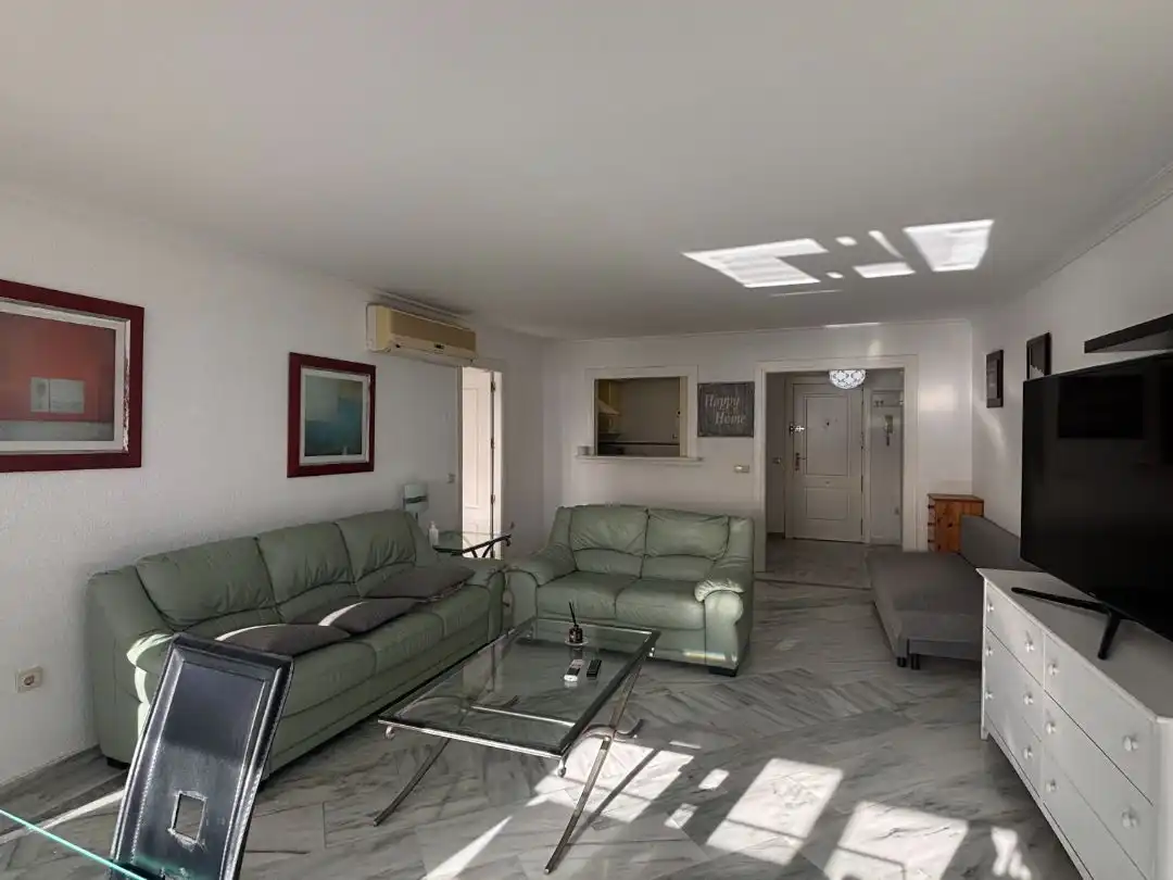 Flat for rent in Calle el Coloso, 1, Torrequebrada Living room of Flat for rent in Benalmádena with Air Conditioner, Terrace and Swimming Pool