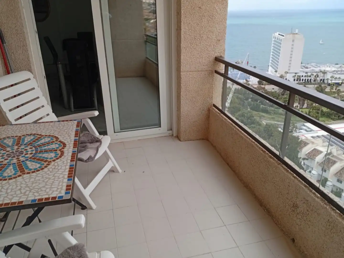 Flat for rent in Calle el Coloso, 1, Torrequebrada Balcony of Flat for rent in Benalmádena with Air Conditioner, Terrace and Swimming Pool