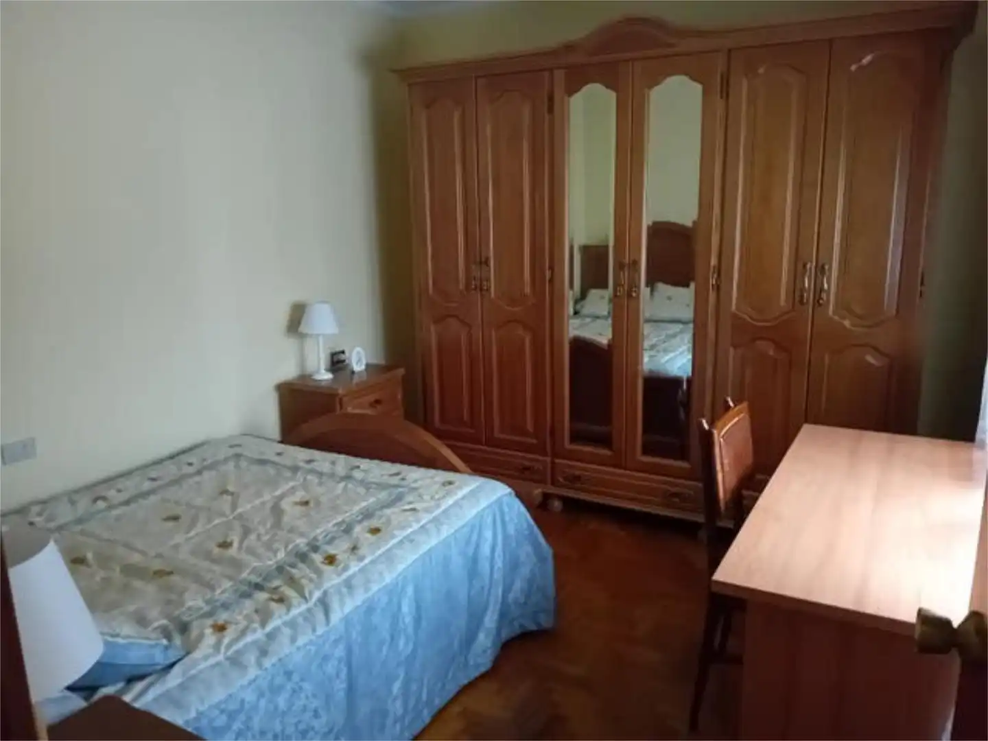 Bedroom of Flat for rent in Vigo   with Heating, Terrace and Furnished