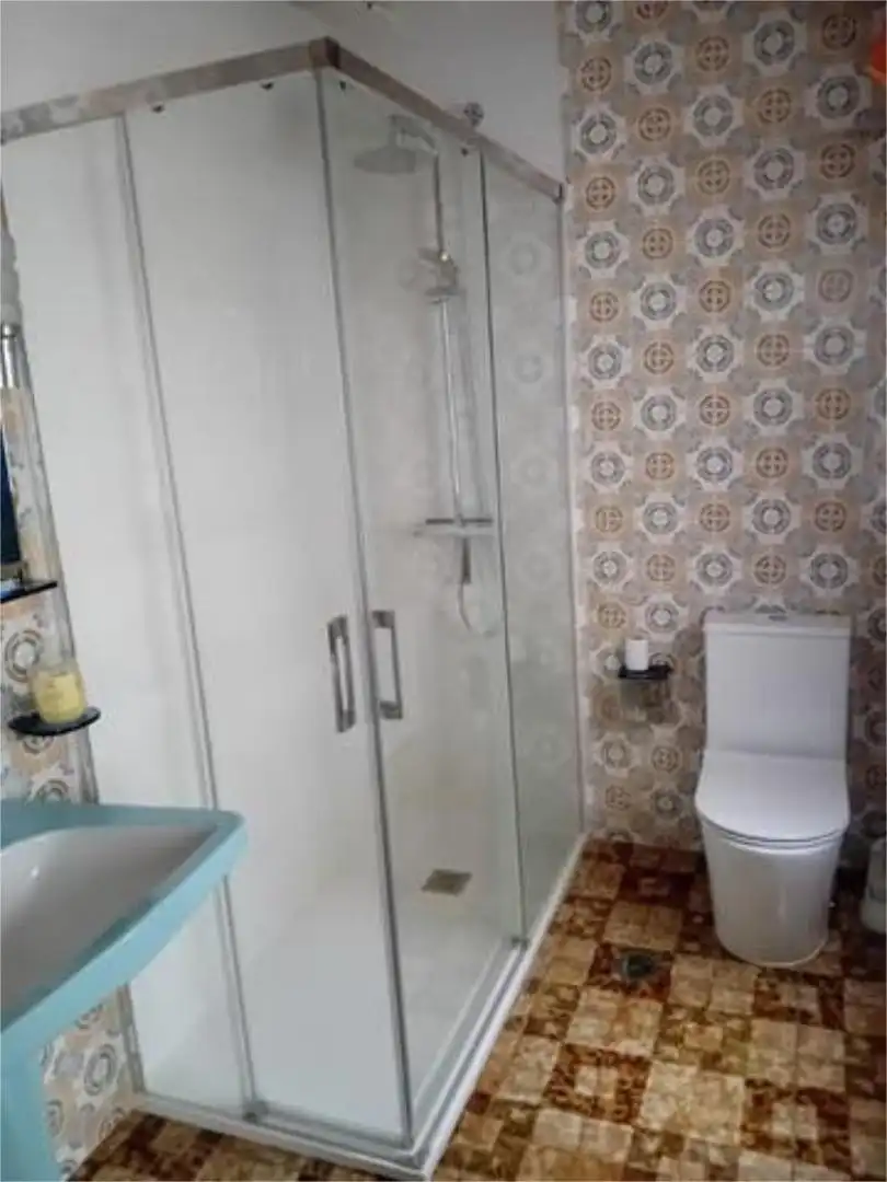 Bathroom of Flat for rent in Vigo   with Heating, Terrace and Furnished