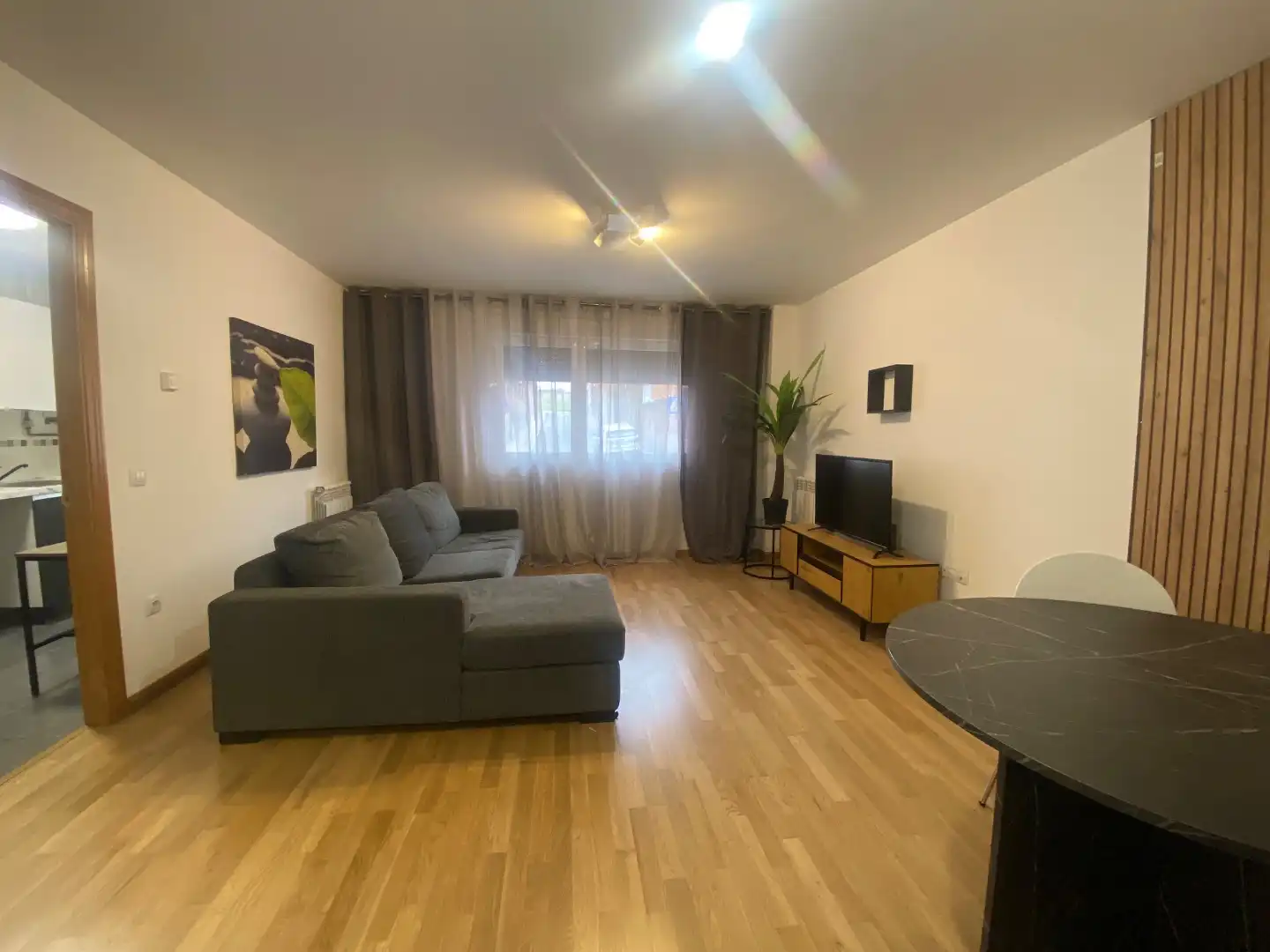 Flat for rent in Calle Benito Arias Montano, 34, San Esteban Living room of Flat for rent in León Capital with Heating, Parquet flooring and Furnished