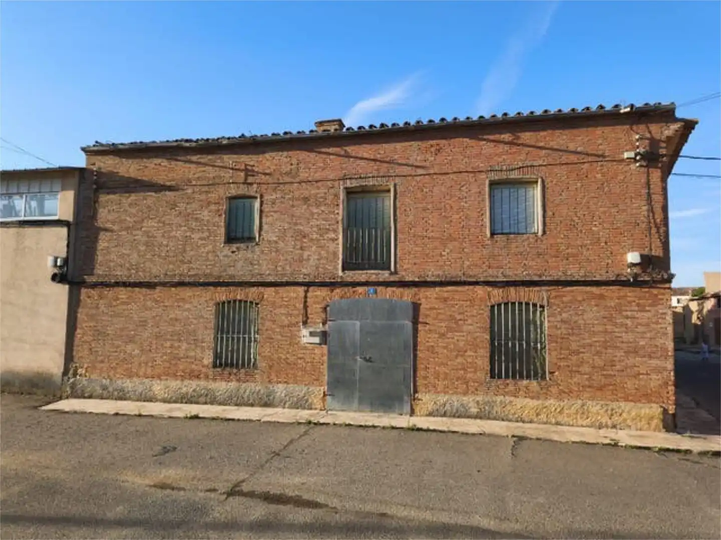 Exterior view of Houses for sale in Vezdemarbán