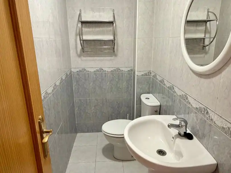 Piso en venta en Calle Chico Colorín, 3, Monachil Baño de Piso en venta en Monachil con Terraza