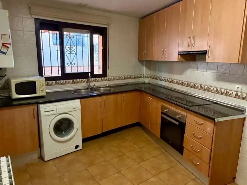 Piso en venta en Calle Chico Colorín, 3, Monachil Cocina de Piso en venta en Monachil con Terraza