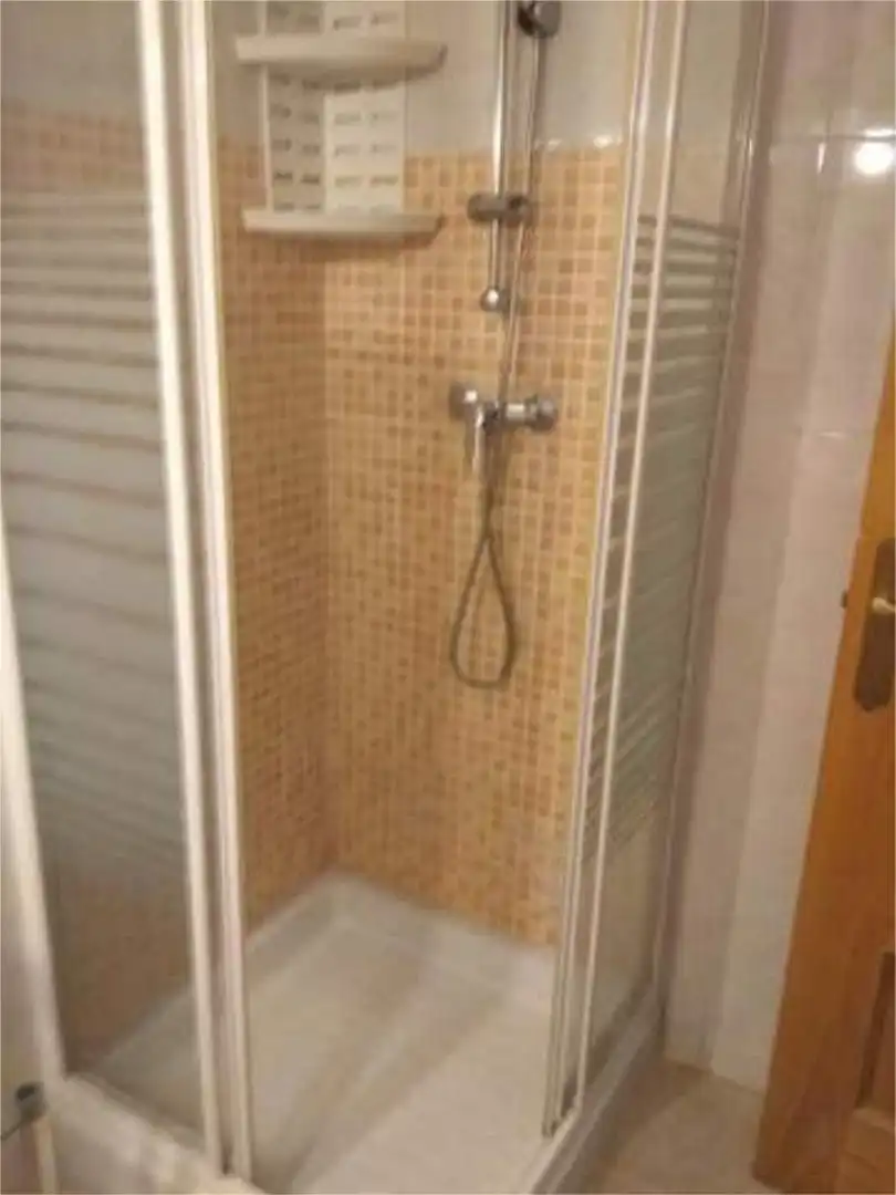 Flat for sale in Casco Histórico de Vallecas Bathroom of Flat for sale in Madrid with Storage room and Furnished