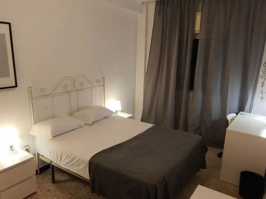 Piso en venta en Calle Cáceres, 7, Barrio Alto Habitación de Piso en venta en San Juan de Aznalfarache con Aire acondicionado, Amueblado y Parking comunitario