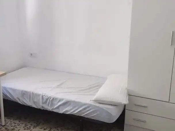 Bedroom of Flat for rent in Sevilla  with Air Conditioner, Heating and Terrace