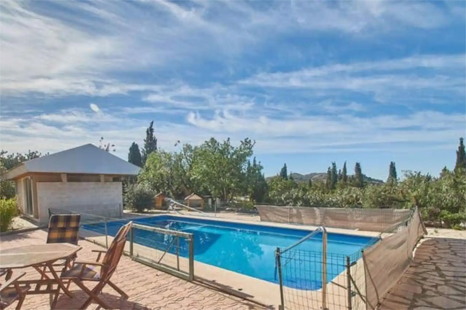 Einfamilien-Reihenhaus zum Verkauf in Vistahermosa Schwimmbecken von Einfamilien-Reihenhaus zum Verkauf in Alicante / Alacant mit Schwimmbad
