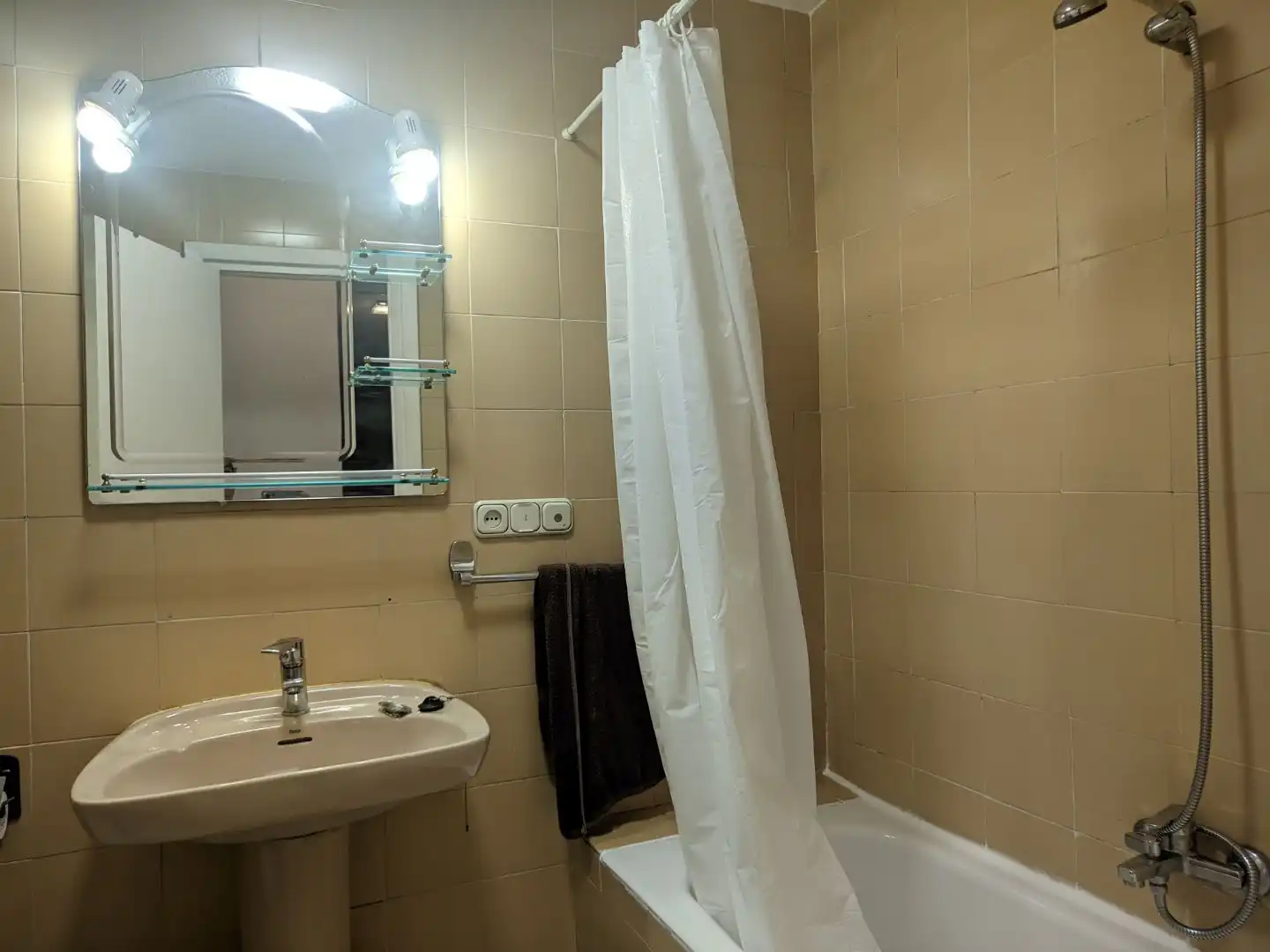Piso de alquiler en Calle Molinos, 66, San Matías - Realejo Baño de Piso de alquiler en Granada con Amueblado y Balcón