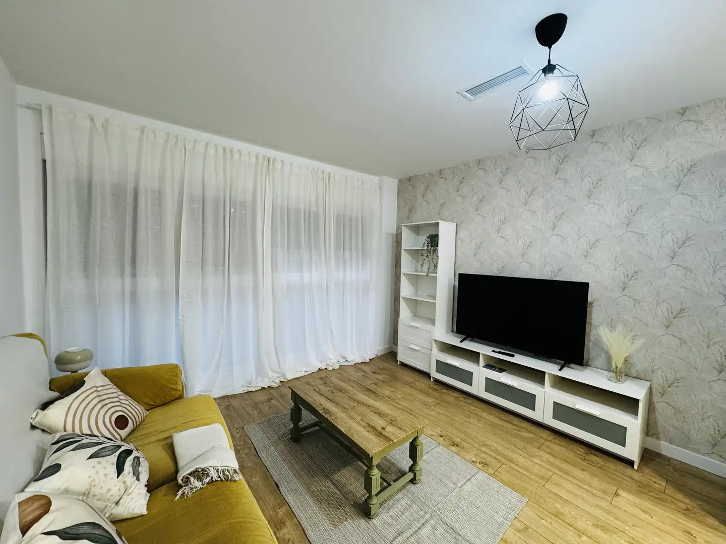 Apartamento de alquiler en Calle Independencia, 11, Prosperidad - Delicias Sala de estar de Apartamento de alquiler en Salamanca con Aire acondicionado, Calefacción y Parquet