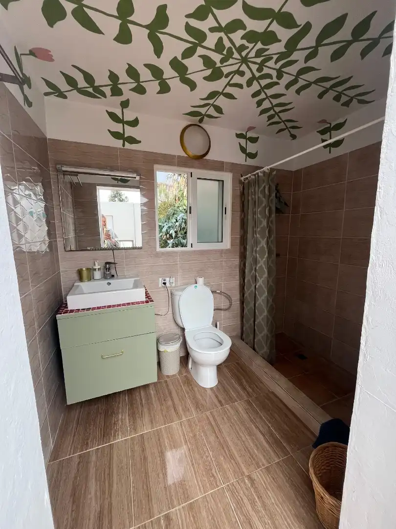 Country homes for sale in Camino Finca Chigora, 37, Chío Bathroom of Country homes for sale in Guía de Isora