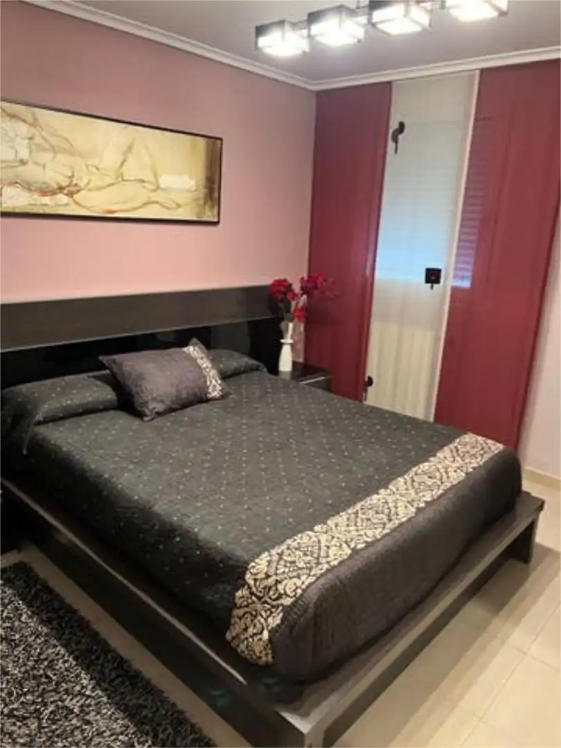 Habitación de Estudio de alquiler en Alberite con Calefacción, Trastero y Amueblado