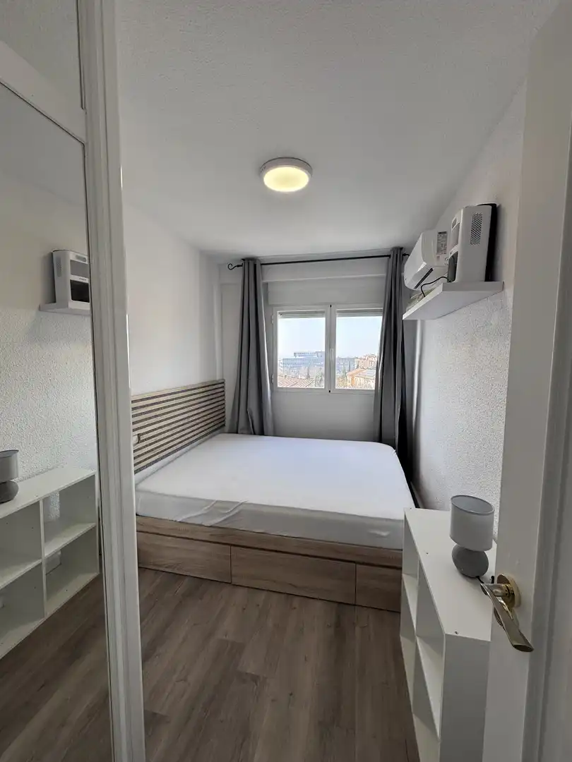 Habitación de Piso de alquiler en Granada con Aire acondicionado, Calefacción y Terraza