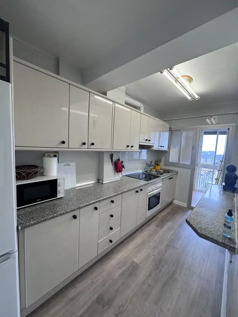 Cocina de Piso de alquiler en Granada con Aire acondicionado, Calefacción y Terraza
