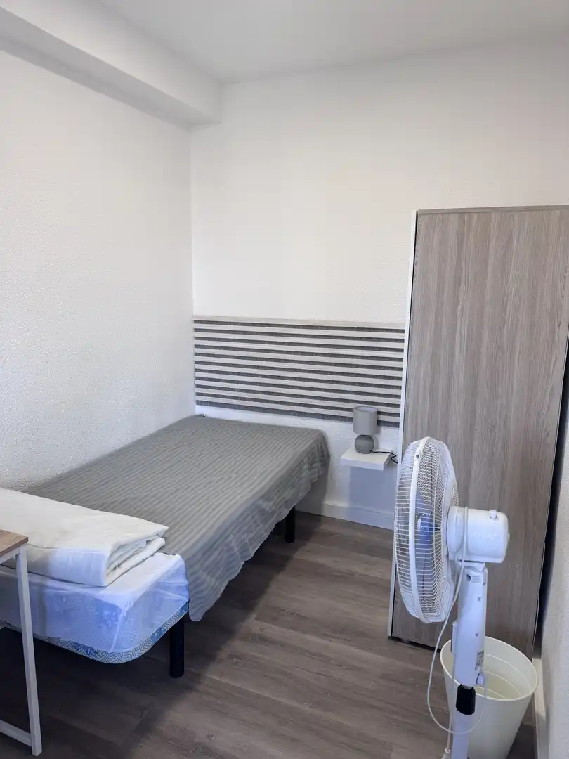 Habitación de Piso de alquiler en Granada con Aire acondicionado, Calefacción y Terraza