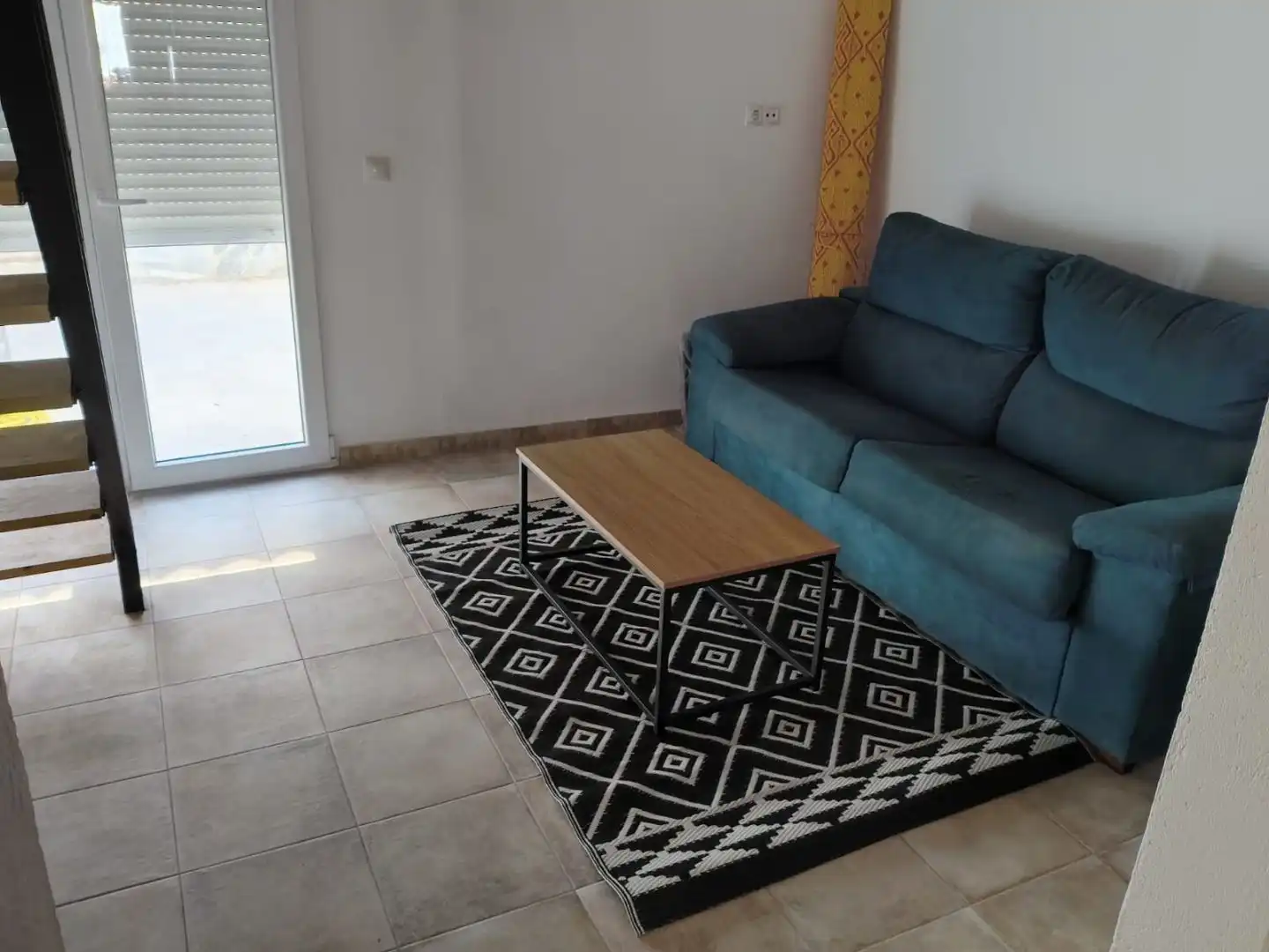 Casa adosada en venda a Calle Gertrudis Gomez de Avellaneda, 32, Constantina Sala d'estar de Casa adosada en venda en Constantina amb Calefacció, Piscina i Moblat