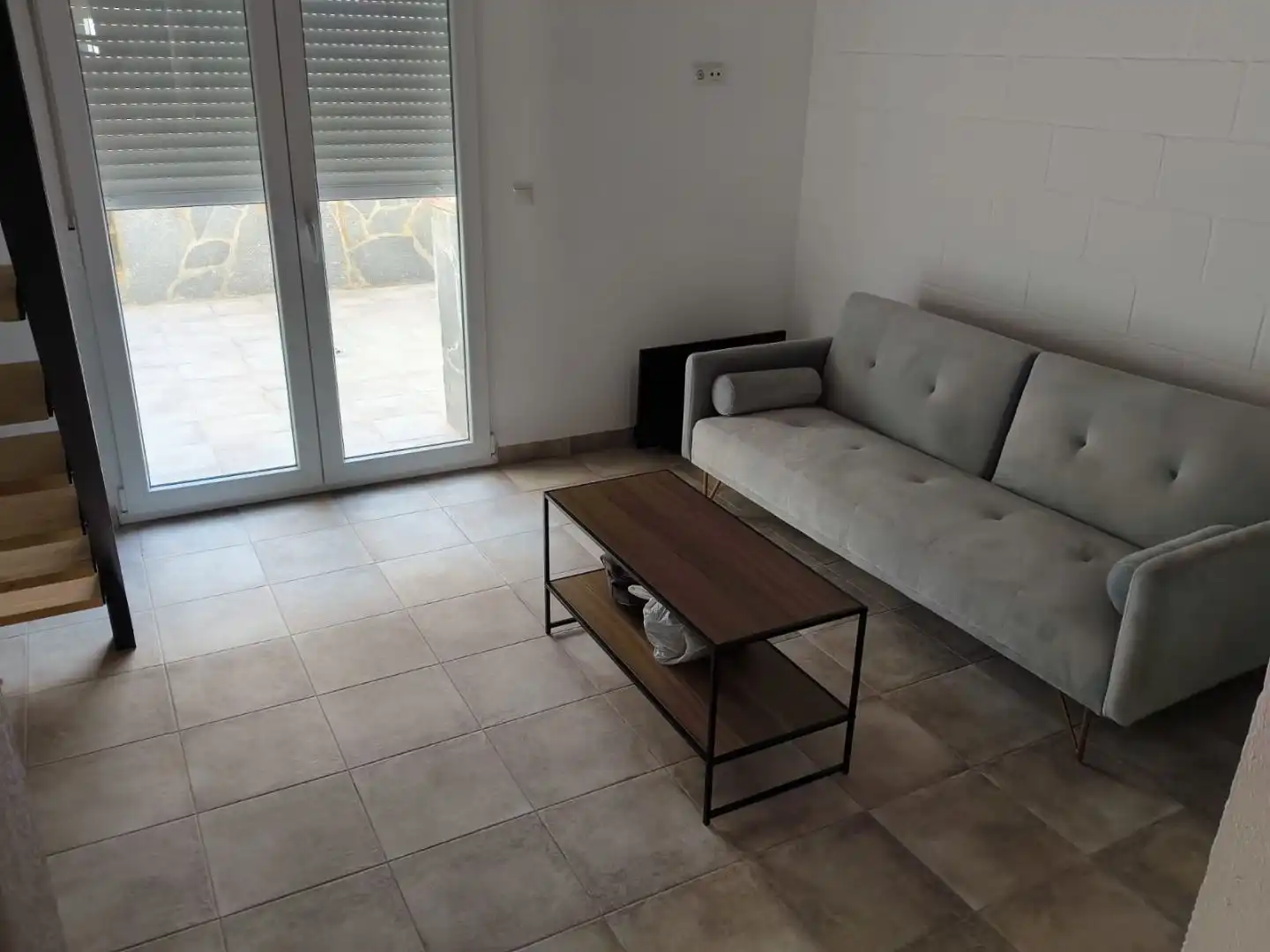 Casa adosada en venda a Calle Gertrudis Gomez de Avellaneda, 32, Constantina Sala d'estar de Casa adosada en venda en Constantina amb Calefacció, Piscina i Moblat