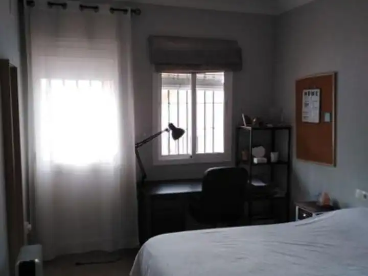 Habitació a Calle Vicerrector Adolfo Gonzalez, 3, Osuna Dormitori de Casa adosada per a compartir en Osuna amb Aire condicionat, Calefacció i Terrassa