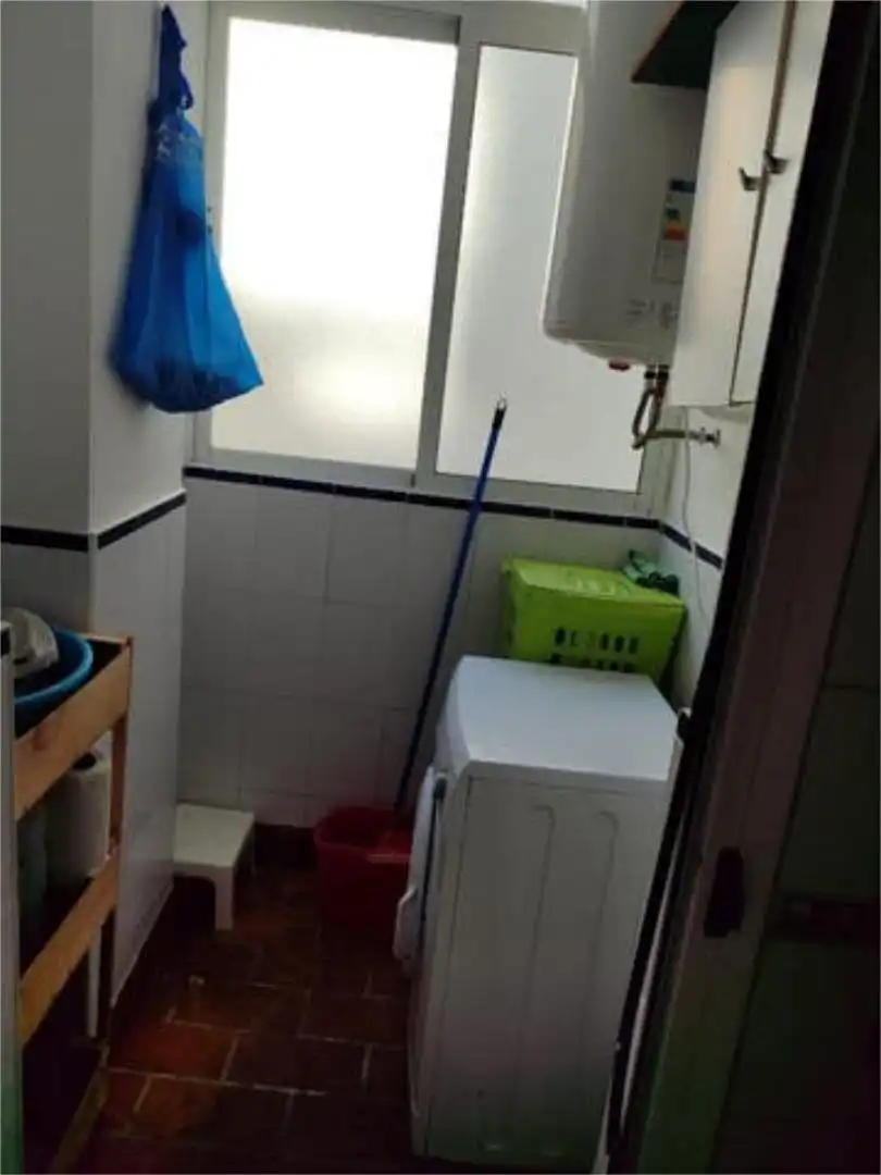 Flat for rent in Juzgados - La Feria Bathroom of Flat for rent in Ronda with Furnished