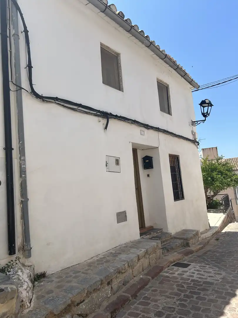 Casa adosada en venda a Carrer de Isabel Cuello, 29, Centro - El Castillo Vista exterior de Casa adosada en venda en Sagunto / Sagunt amb Terrassa