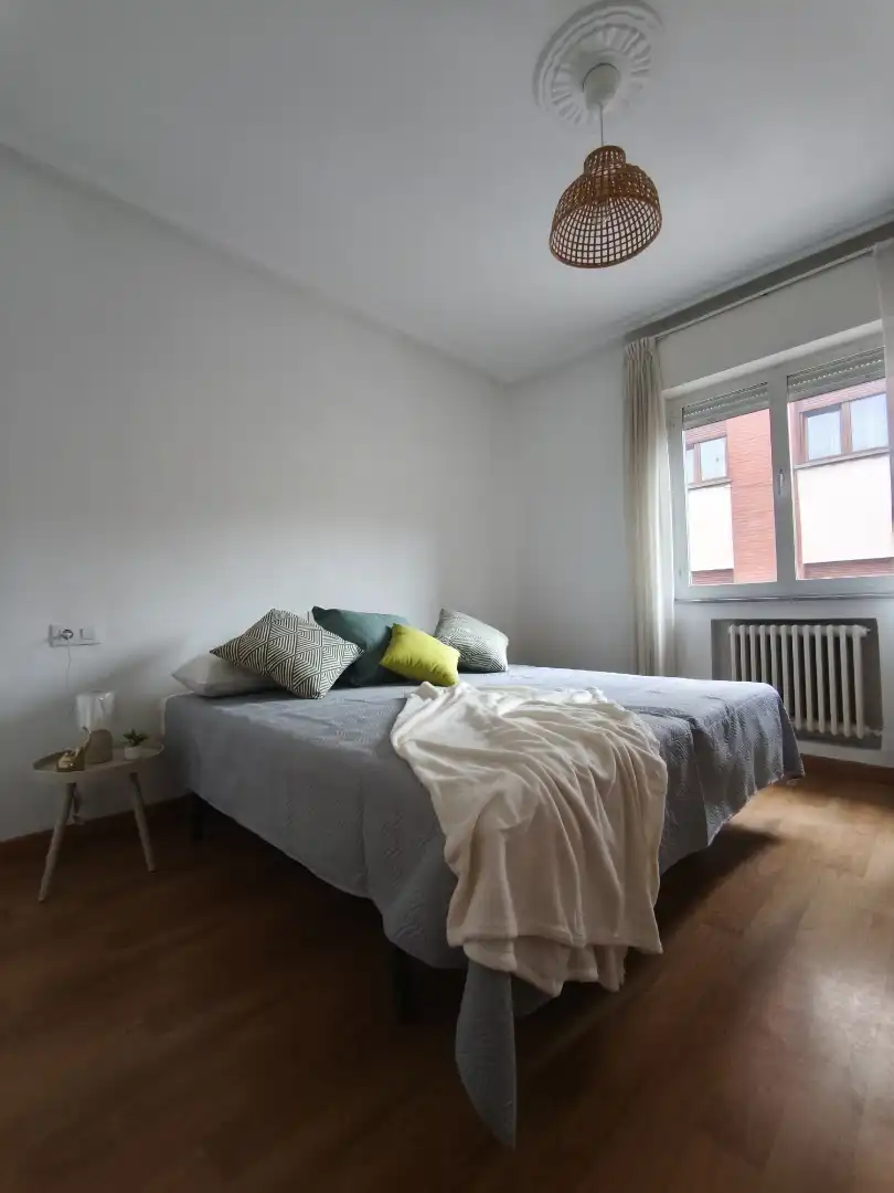 Schlafzimmer von Wohnung zur Miete in Langreo mit Heizung, Parkett und Möbliert