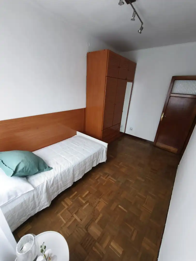 Schlafzimmer von Wohnung zur Miete in Langreo mit Heizung, Parkett und Möbliert