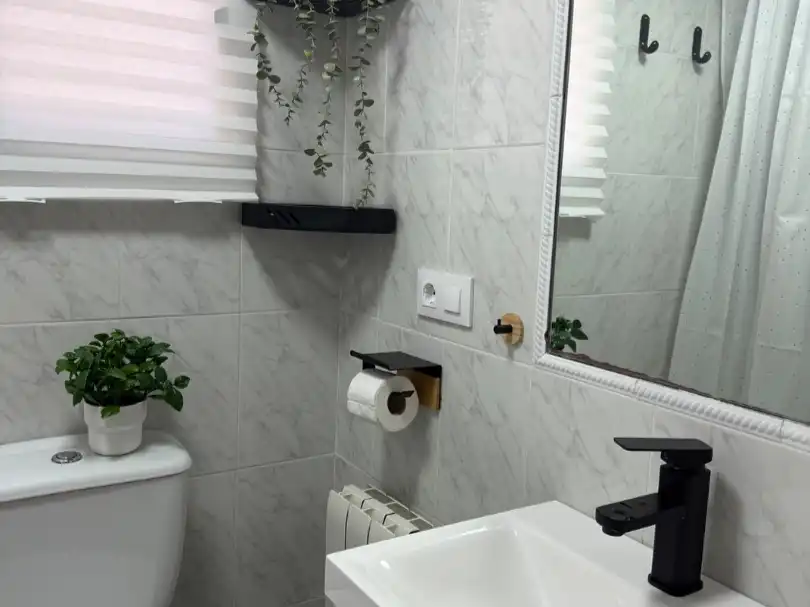 Room in Carrer Casa Blanca, 16, Centre - Zona Alta Bathroom of Flat for share in Alcoy / Alcoi with Heating and Furnished