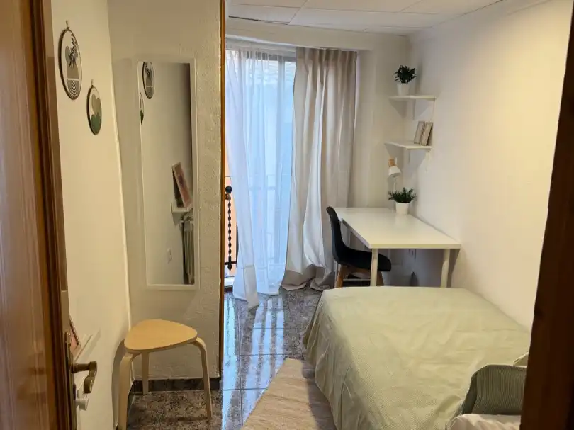 Room in Carrer Casa Blanca, 16, Centre - Zona Alta Bedroom of Flat for share in Alcoy / Alcoi with Heating and Furnished