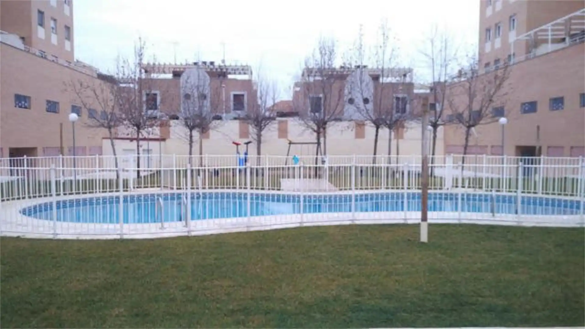 Piso de alquiler en Sur Piscina de Piso de alquiler en Mérida con Calefacción, Jardín privado y Terraza