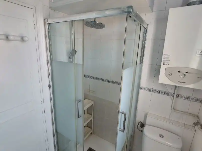 Apartments for sale in Calle de Antonio Palomino, 4, Chamberí Bathroom of Apartments for sale in Madrid Capital with Air Conditioner