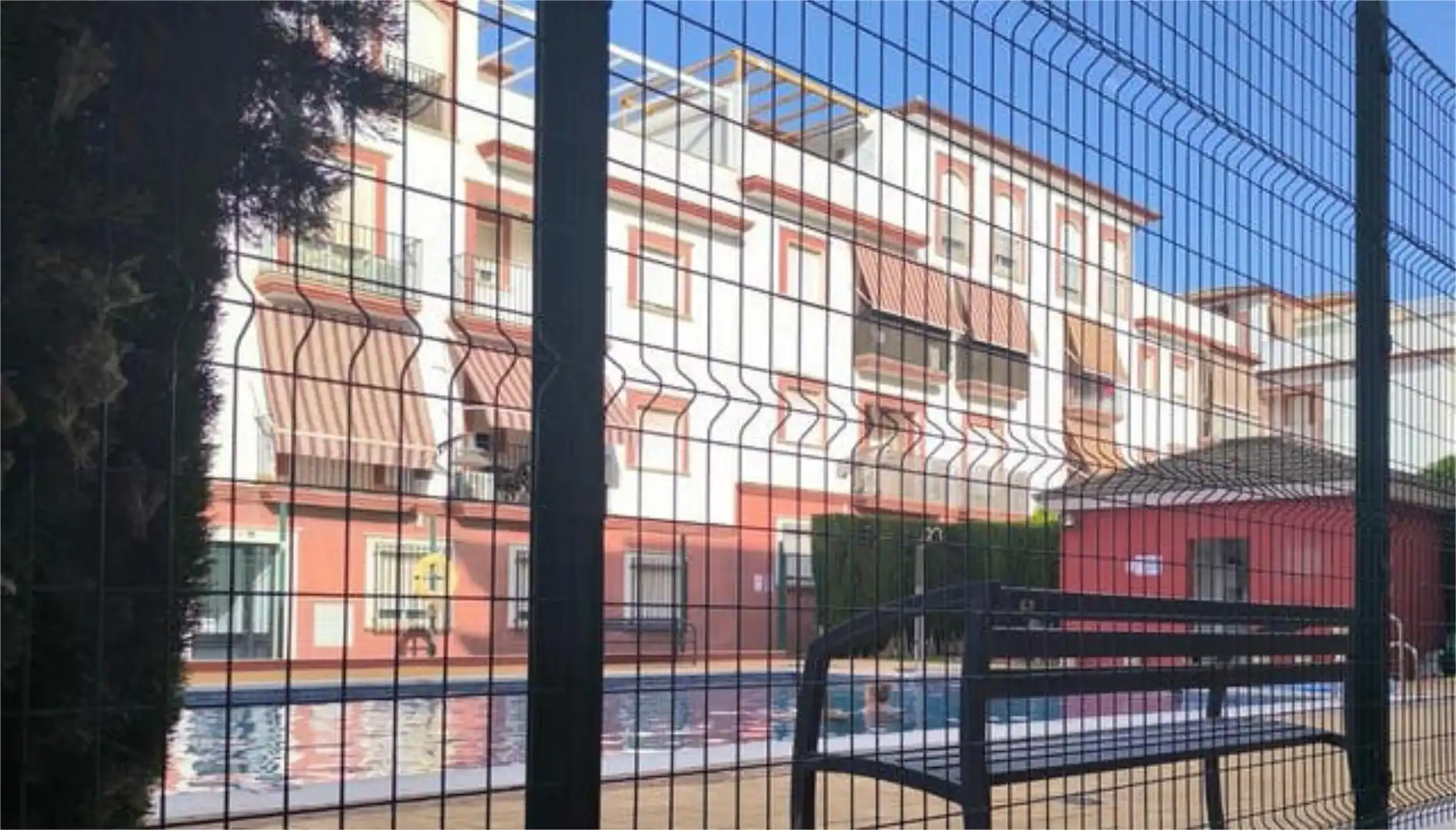 Dachboden zur Miete in Priego de Córdoba Außenansicht von Dachboden zur Miete in Priego de Córdoba mit Privatgarten, Terrasse und Schwimmbad