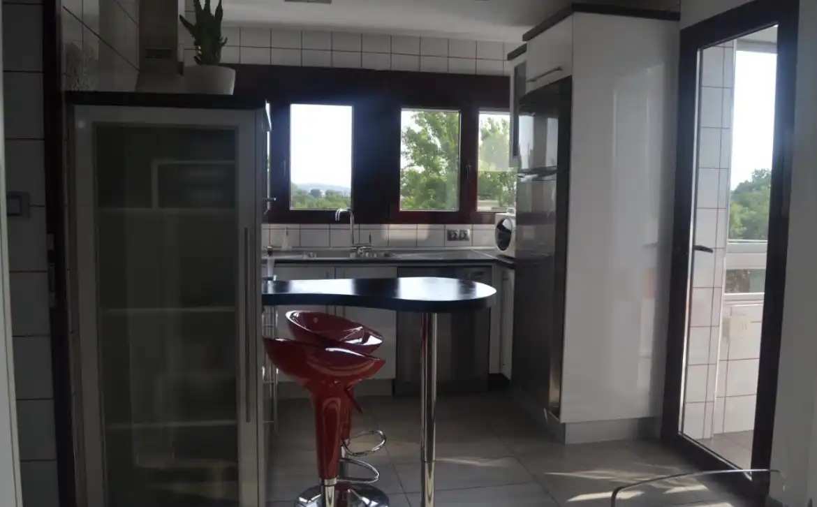 Flat for rent in Barro Ranverde, 29, Monforte de Lemos Kitchen of Flat for rent in Monforte de Lemos with Heating, Private garden and Parquet flooring