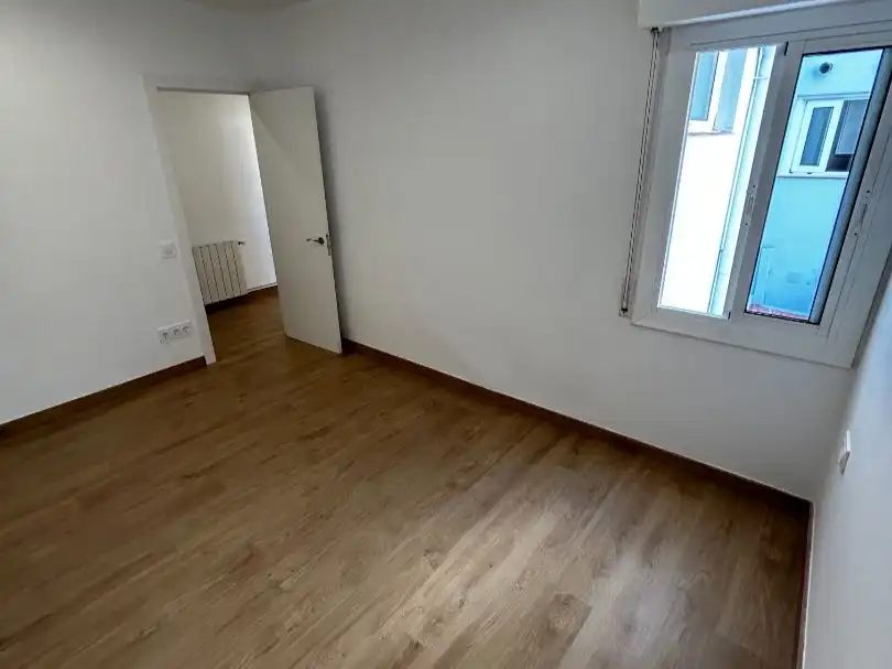 Flat for sale in Carrer Munt, 30, Centre Bedroom of Flat for sale in Sant Andreu de Llavaneres with Balcony