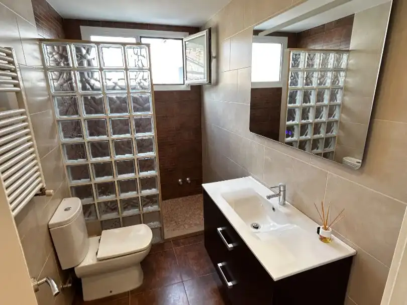 Flat for sale in Carrer Munt, 30, Centre Bathroom of Flat for sale in Sant Andreu de Llavaneres with Balcony