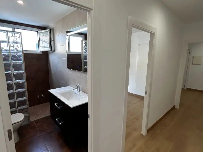 Flat for sale in Carrer Munt, 30, Centre Bathroom of Flat for sale in Sant Andreu de Llavaneres with Balcony